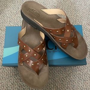 Cliffs by White Mountain Sandals